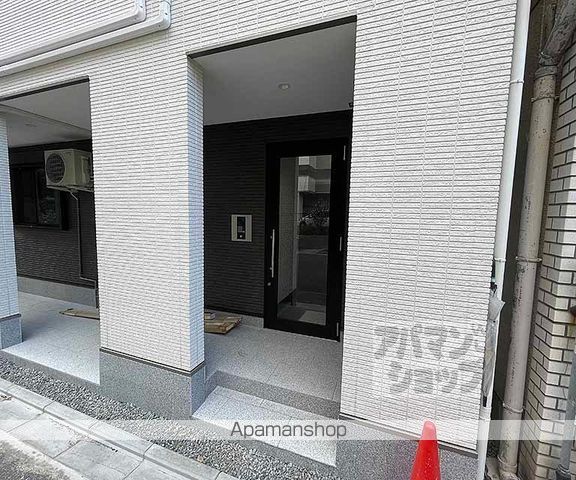 京都グランデ二条駅南の玄関写真