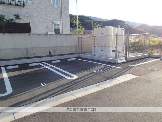 シャーメゾンジョワ[2LDK/60.52m2]の駐車場