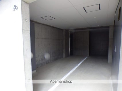 Ｋ　ｃｏｕｒｔ[4SLDK/110.36m2]の共用部6