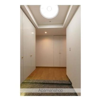 西新宿パークサイドタワー[2LDK/71.97m2]の玄関