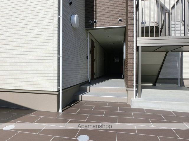 パル高槻の玄関写真