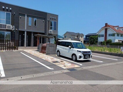 フロラシオン・Ｙ[1LDK/47.81m2]の駐車場