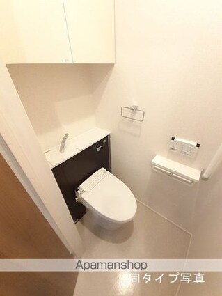 カインドハウスⅢ[1LDK/41.15m2]のトイレ