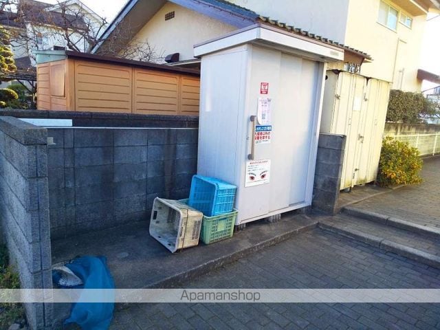 レオパレスジュネスの玄関写真