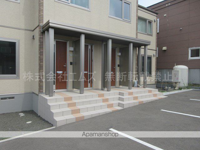 アークヒルズ輪厚の玄関写真