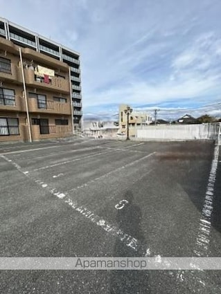 サニーサイドＫ１[2LDK/61.08m2]の駐車場1
