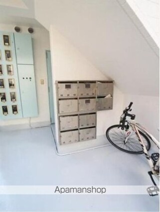 サン・レオン二番館[1R/24m2]のロビー2