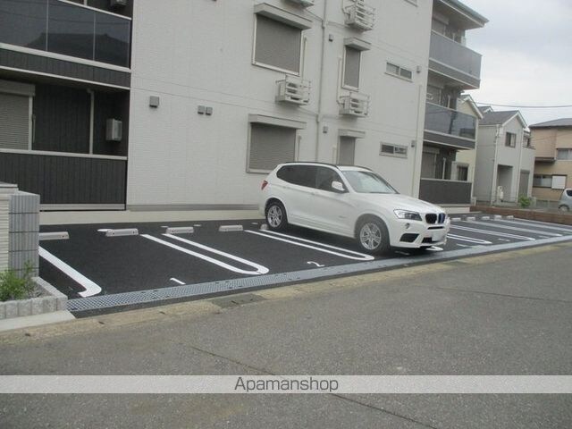 ＤーＲＯＯＭ都賀２丁目ＩＩーＢ棟[2LDK/54.48m2]の駐車場