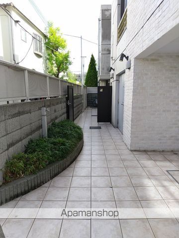 BRANCHE中野本町の玄関写真