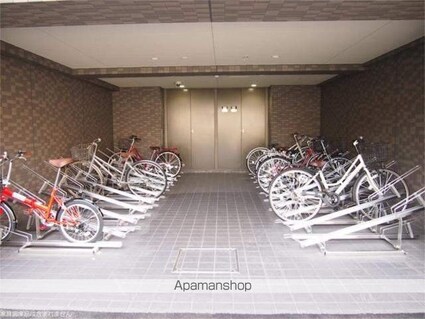 ルーブル西早稲田弐番館[1K/20.52m2]の駐車場
