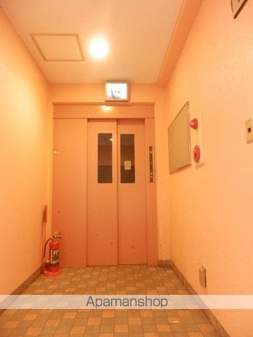 クリスタルウイングの内装写真