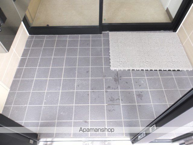 コンダクト南郷の玄関写真