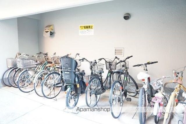 東京都新宿区中落合１丁目[3LDK/71.58m2]の共用部3