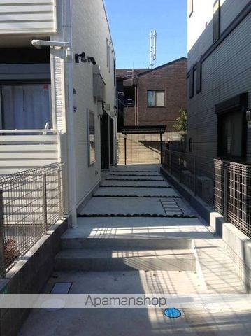 レオネクストヴィラージュ鷺宮の玄関写真