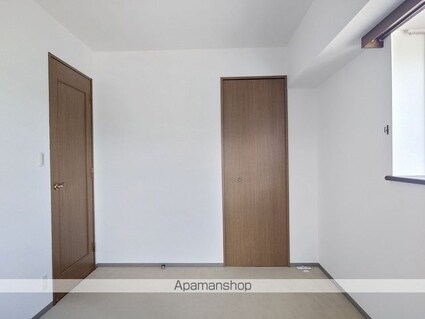 グランヴィ国母[1R/83.39m2]の内装5