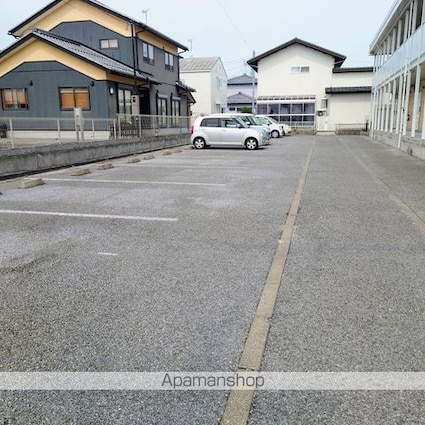 レオパレス松陽[1K/19.87m2]の駐車場1