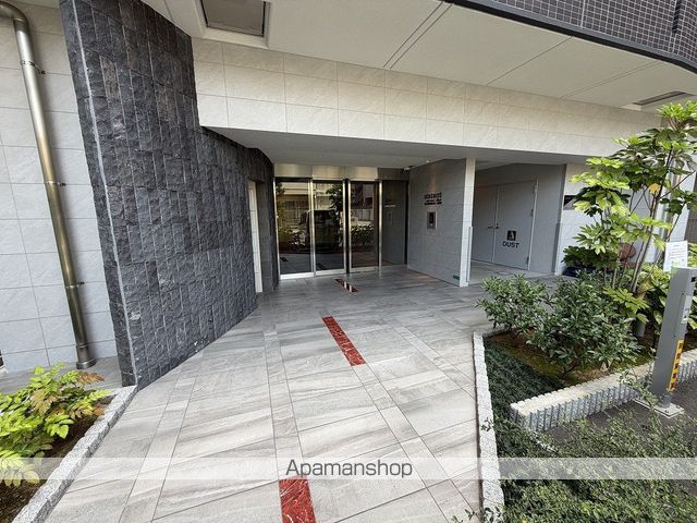 セレニテ新大阪ミラク弐番館の玄関写真