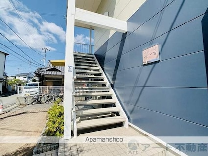 レオパレスシャルマンＳＡＫＡＭＯＴＯ[1K/22.7m2]のエントランス1