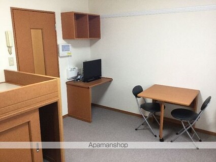 レオパレスＰｏｃｏａＰｏｃｏⅢ[1K/26.08m2]のリビング・居間2