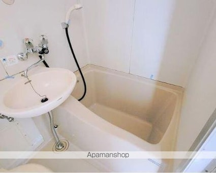 香川県高松市花ノ宮町１丁目[1K/22.75m2]のバス