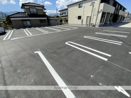 ラ・プルメリア[1LDK/50.05m2]の駐車場2