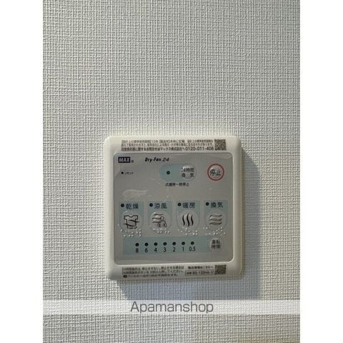 コンフォリア・リヴ上野の内装写真