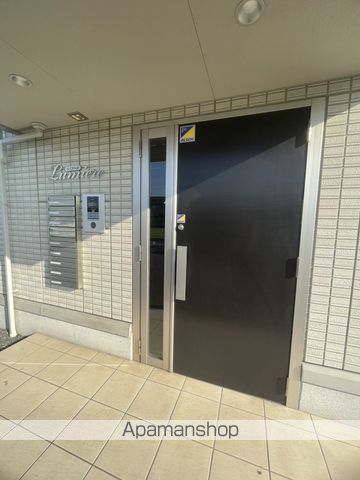 ルミエールの玄関写真