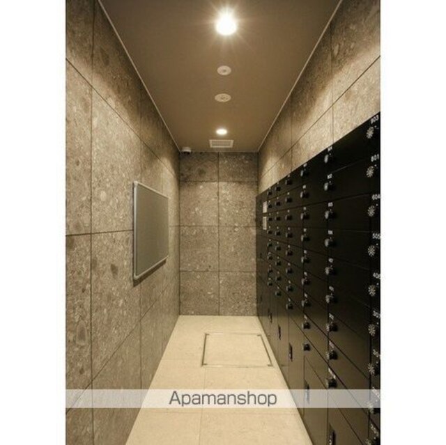 ＯＲＳＵＳ　ＡＫＡＢＡＮＥ　ＥＡＳＴ[3LDK/55.05m2]の共用部
