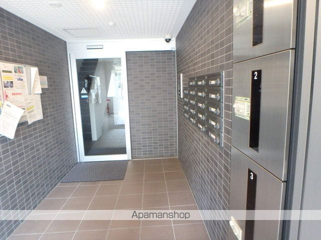 クローバー円山南の玄関写真