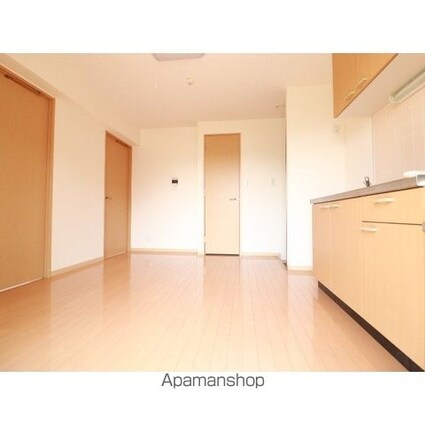 オーシャン本牧[2DK/41.5m2]のリビング・居間2