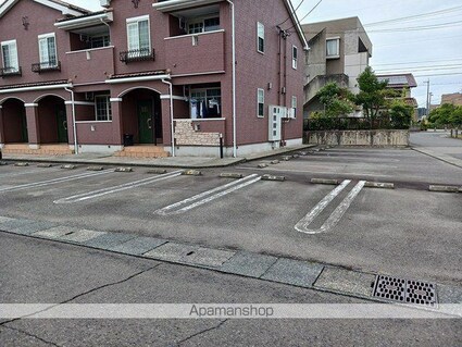 ドゥ・ドミール　Ｄ[2DK/40.12m2]の駐車場