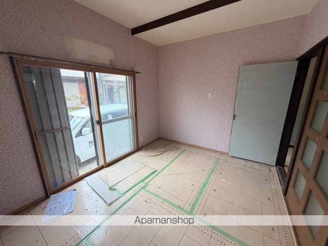 八幡市 2階建 築53年の内装写真