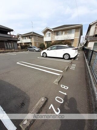 サン　フィオーレＢ[1LDK/41.98m2]の駐車場2