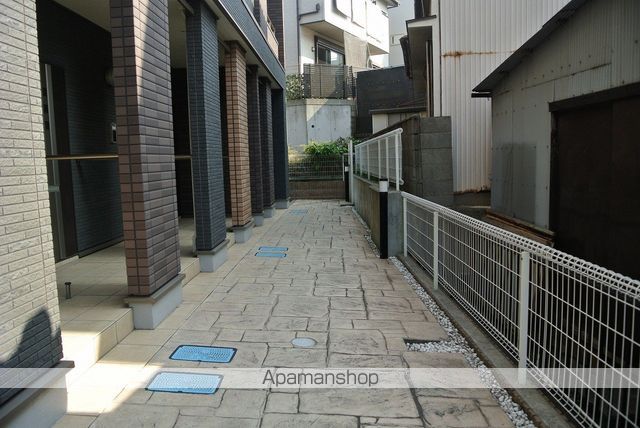 オレンジヒルズ論田Cの玄関写真
