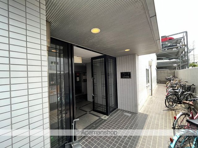 プリエール名神尼崎の玄関写真