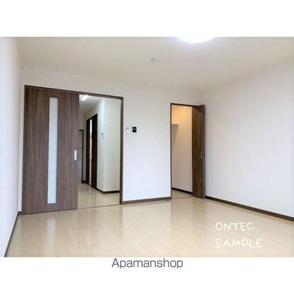 ラフィネ西軽井沢Ｂ[1K/30.02m2]のリビング・居間2