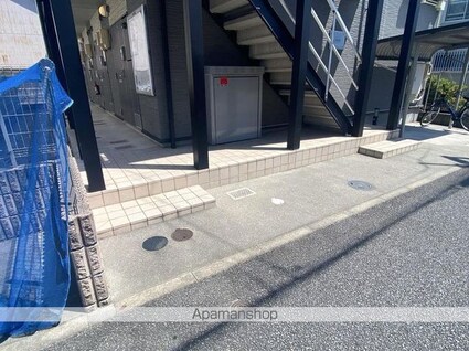 レオパレスＷＩＳＨ[1K/22.35m2]のエントランス2