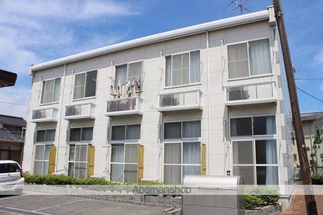 レオパレスアムール田野浦の外観写真