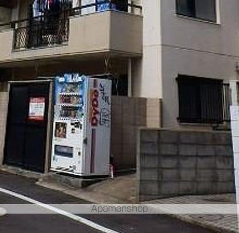 フリーライフ西新の玄関写真