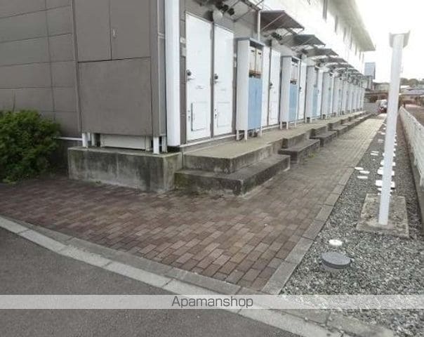 レオパレス飯島IIの玄関写真