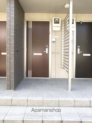 ノヴル ラフィーネエスト ラフィーネ エスト ラフィーネの玄関写真