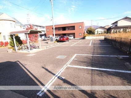 レオパレスＳＨＩＯＨＡＲＡⅡ[1K/23.18m2]の駐車場