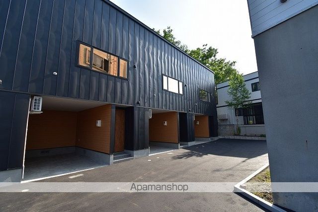 川沿1ー6タウンハウスの外観写真