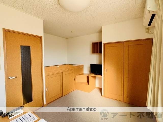レオパレスシェルフィード山越の内装写真