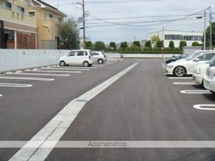 ブローテ[2LDK/57.02m2]の駐車場1