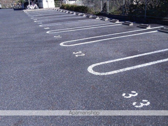 レオパレスパインツリーの外観写真