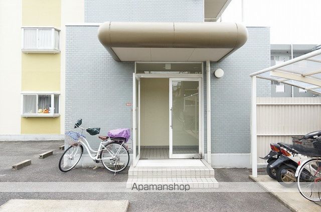 エステートピア吉田の玄関写真
