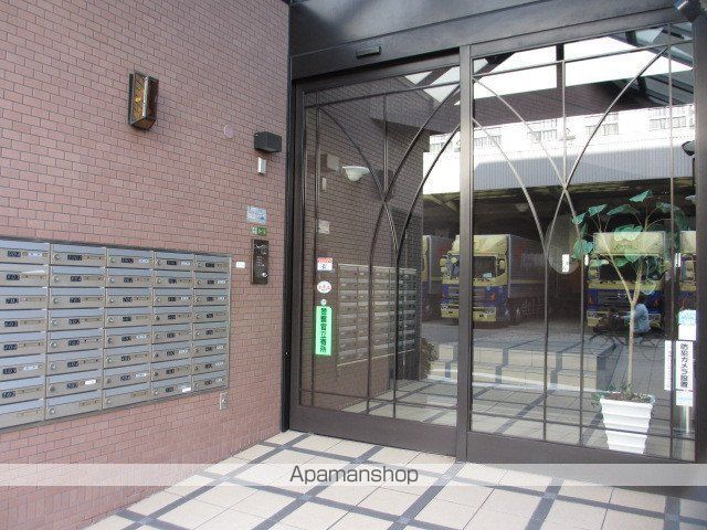 ロイヤルオークの玄関写真