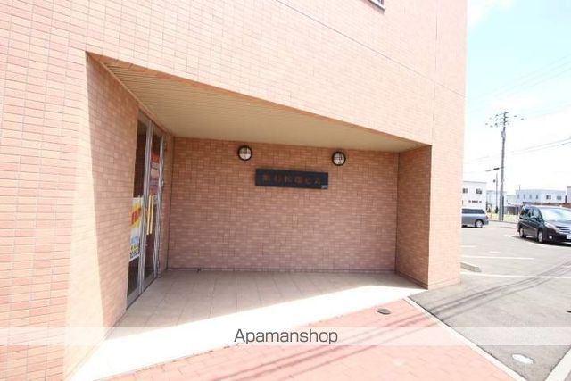 第六松屋ビルの玄関写真