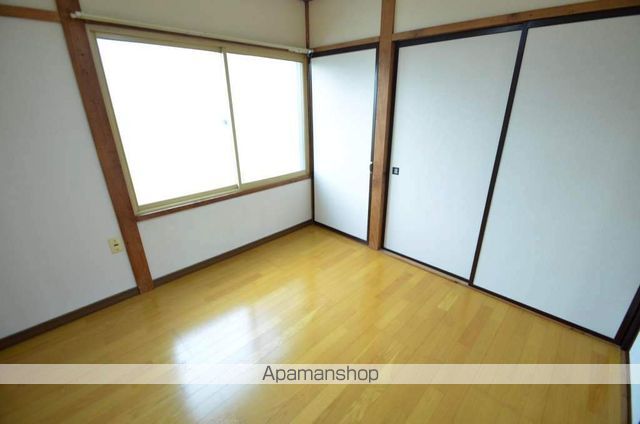 弥生町一棟二戸建の内装写真